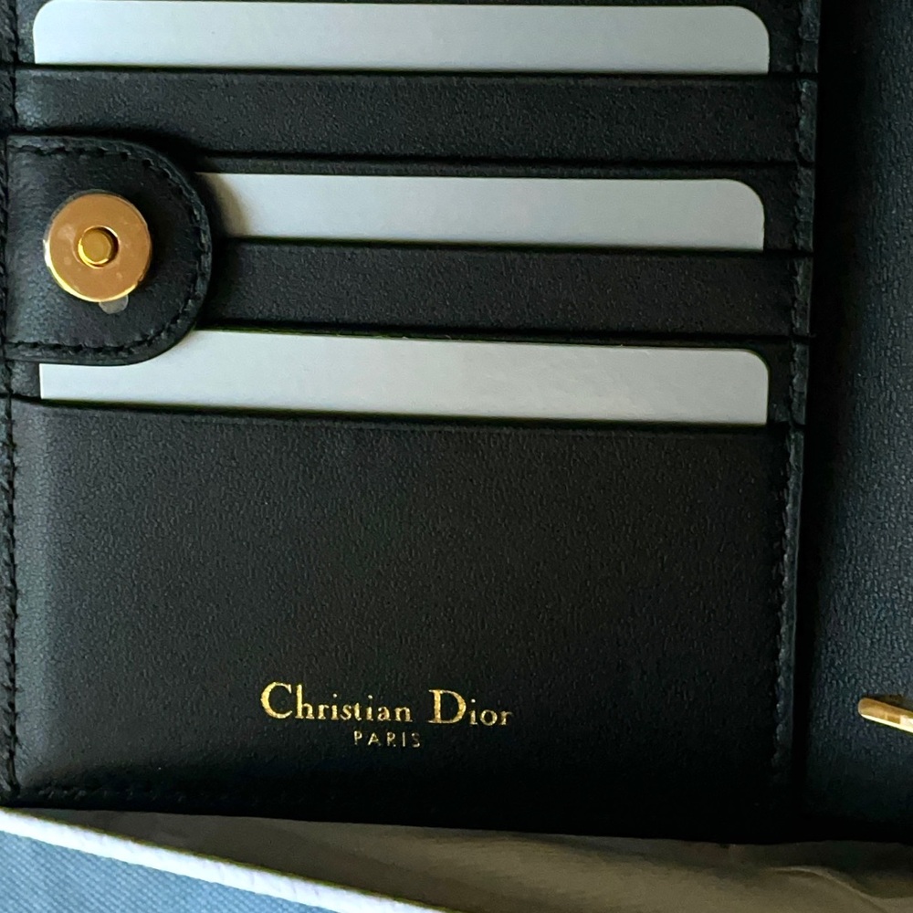 🔥🔥 DIOR XL wallet WITH BOX|DUST BAG|RIBBON - Picture 11 of 13